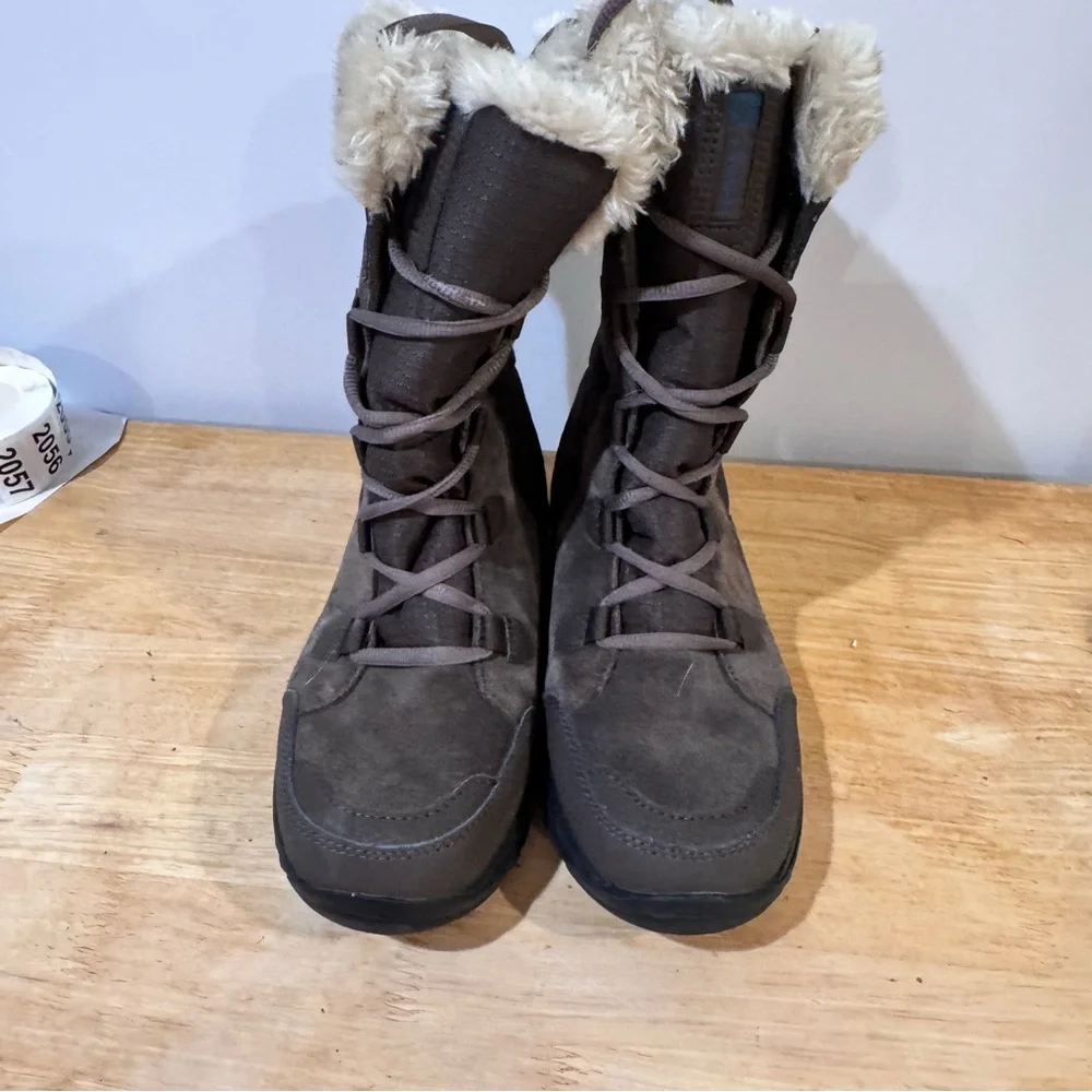 Columbia Women’s Ice Maiden II Boots gray -‎ Size 9